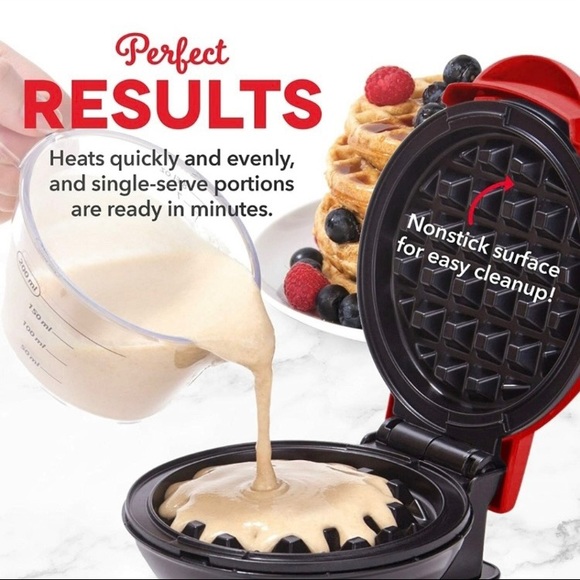 Dash Mini Electric red Waffle Maker new in box - Picture 6 of 7